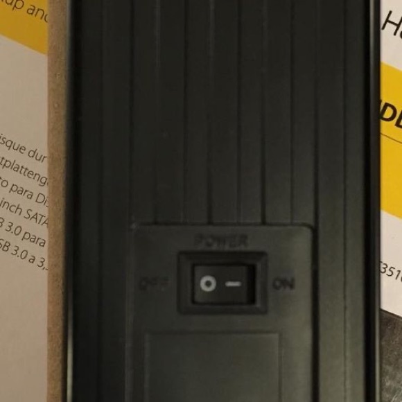 startech.com superspeed usb 3.0 - 3.5in SATA HDD enclosure with fan - Picture 3 of 8